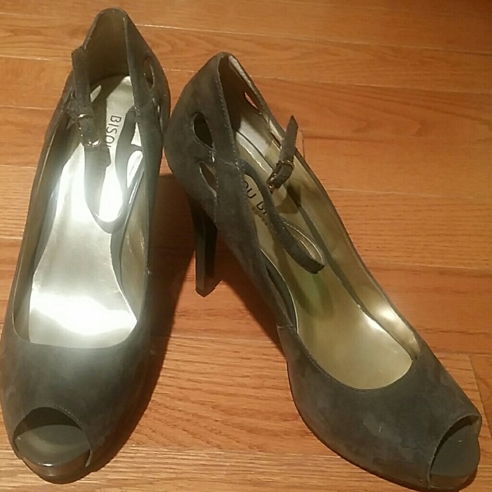 Bisou Bisou Michele Bohbot Gray Pumps